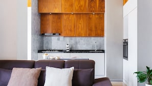 Căn hộ, ban công, quang cảnh sân vườn | Bếp riêng
