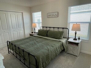 2 bedrooms, iron/ironing board, free WiFi, bed sheets - Cozy Retreat Near Sawgrass Market & Brownwood Paddock Square! (Wildwood)