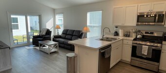 Cozy Retreat Near Sawgrass Market & Brownwood Paddock Square!