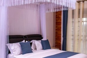 1 bedroom, bed sheets