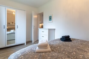 Apartment | 2 bedrooms, individually furnished - Ferienwohnung fur 4 in Vollerwiek (Vollerwiek)