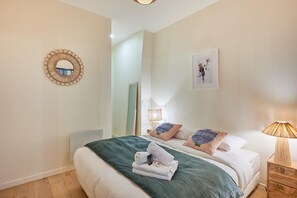 アパートメント | 2 室のベッドルーム、ノートパソコン用作業スペース、アイロン / アイロン台、ベッドシーツ