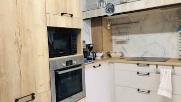 Microwave, oven, stovetop, dishwasher