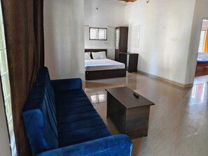 1 habitación y escritorio 