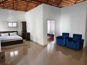 Family Villa, Balcony, Resort View | 1 bilik tidur, meja 