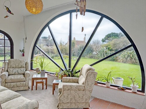 Warner Wood - Selsey  - sleeps 16 guests  in 5 bedrooms