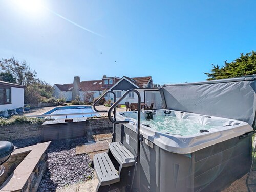 Warner Wood - Selsey  - sleeps 16 guests  in 5 bedrooms