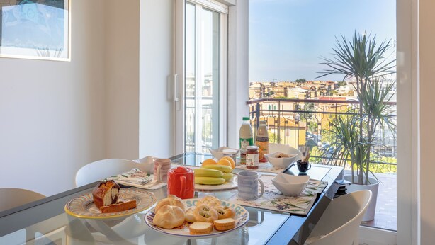 Free daily buffet breakfast - Vaticano84 Gemelli (Rome)