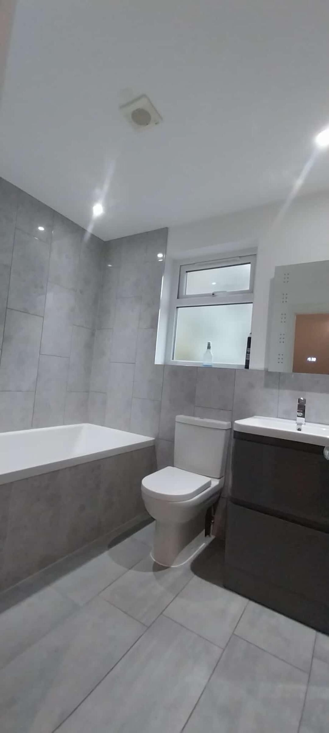 House | Bathroom | Shower, towels