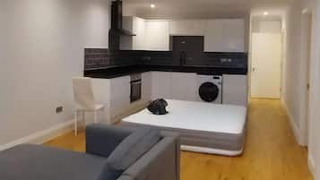 House | 11 bedrooms, free WiFi, bed sheets