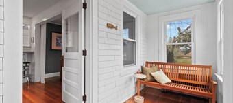 Mystic Bungalow. Downtown Mystic