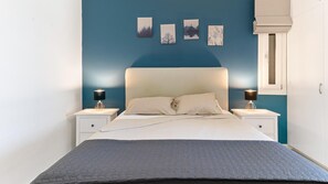 3 室のベッドルーム、アイロン / アイロン台、WiFi (無料)、ベッドシーツ