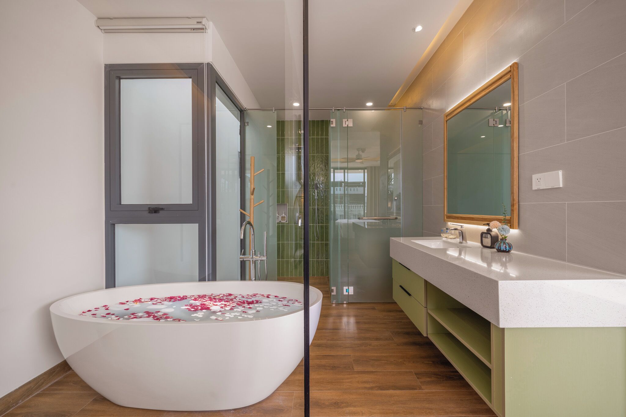 Deep soaking tub, rainfall showerhead, free toiletries, hair dryer