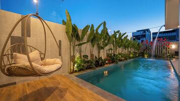 Deluxe Villa, 6 Bedrooms, Private Pool, Garden View | Pillowtop beds, in-room safe, desk, laptop workspace