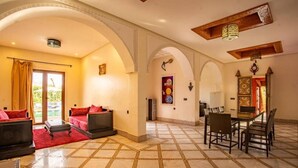 Unclassified image, 3 of 31, button - Villa Familiale De 5 Chambres Avec Piscine (Aghouatim)