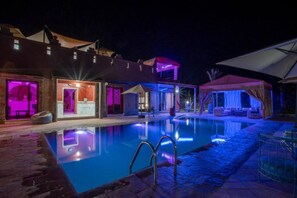 Villa, 5 slaapkamers | Zwembad | Een buitenzwembad