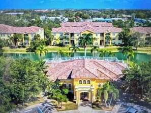 Exterior - Hidden Gem Fort Myers Getaway! Condo Resort Style!

 (Fort Myers)
