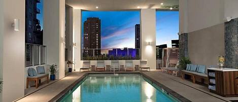 2 outdoor pools, free pool cabanas, pool loungers