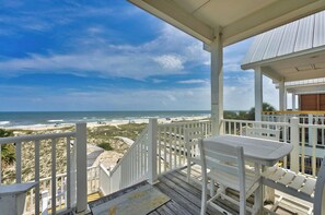 A wooden deck with white railings overlooking a beach. - No Worries - Beach Front, Pet Friendly, Beach Gear Credit included! (St George Island)