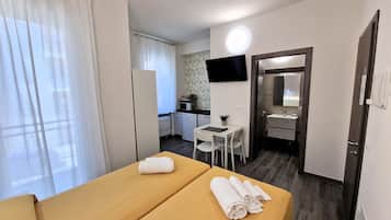 Classic Double or Twin Room | Iron/ironing board, free WiFi