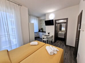 Classic Double or Twin Room | Iron/ironing board, free WiFi - Belfiore Alloggi Turistici (Vicenza)
