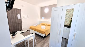 Classic-Doppel- oder -Zweibettzimmer | Bügeleisen/Bügelbrett, kostenloses WLAN