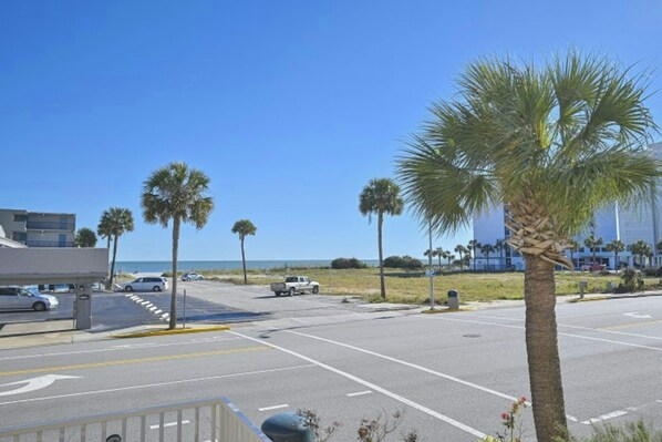Property grounds - La Mirage 101 - Ocean View 1BR/1.5BA - Myrtle Beach (Myrtle Beach)