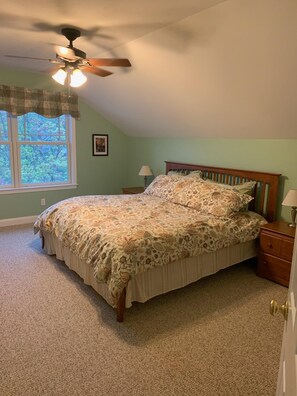 4 soverom, safe på rommet, strykejern/-brett og wi-fi (inkludert)