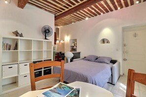 Basic Studio | Free WiFi - L'Escapade Cassidaine (Cassis)