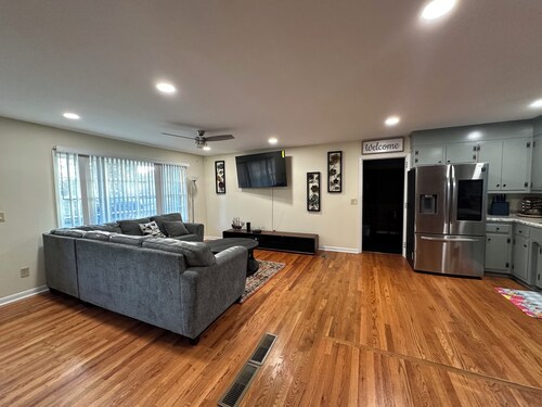 Charming 3-bedroom house in Athens with WiFi and AC