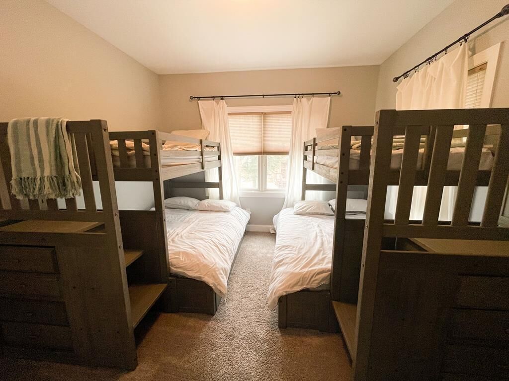 Bunkbed Room: downstairs, shares a full hall bath, twin beds over doubles.
