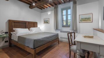 Appartamento, vista collina | 2 camere, Wi-Fi gratuito