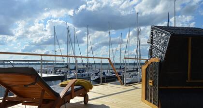 Houseboat Hecht with spacious roof terrace in Schleswig