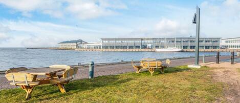 House | Outdoor dining