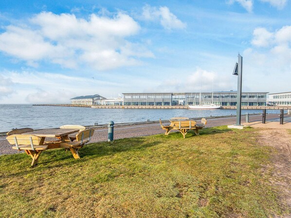 House | Outdoor dining