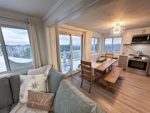Rare Village 5BR -> Ski IN/OUT, Fireplace! Views! 8 Beds! W/D! Boot Dryer!