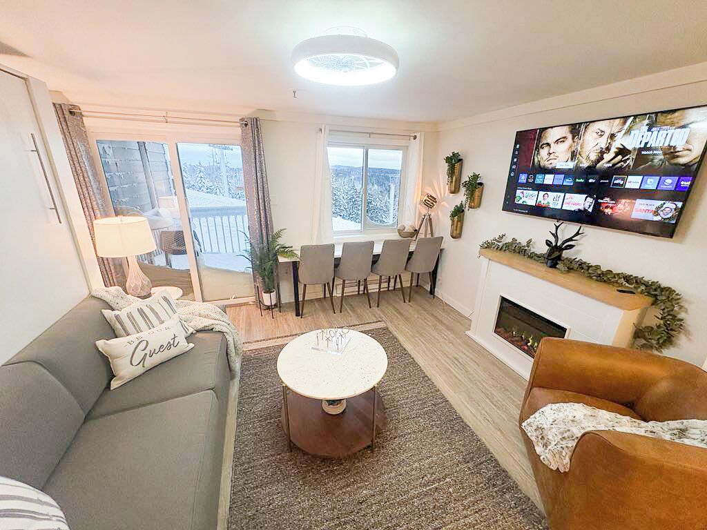 Una Smart TV, una chimenea