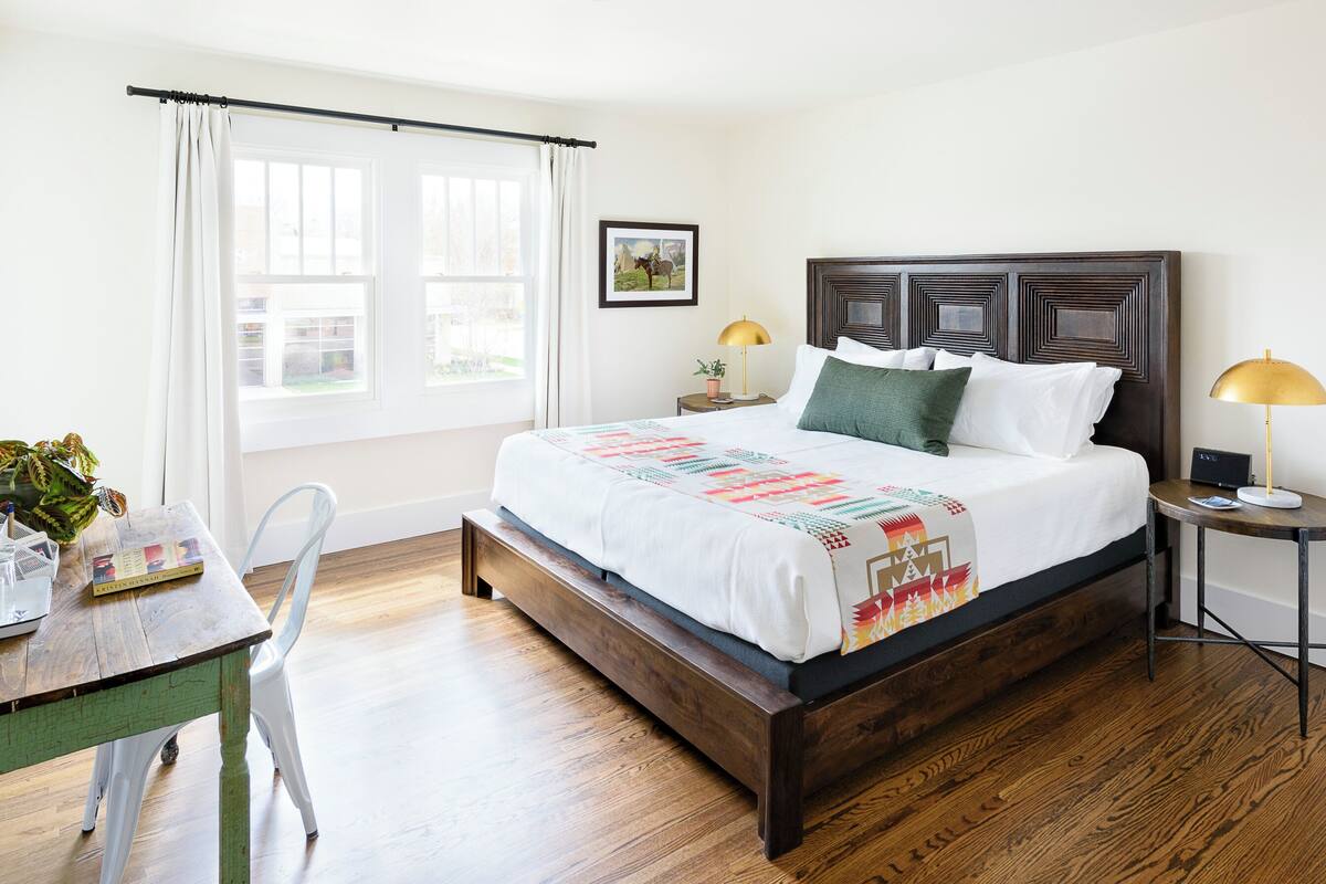 Chambre luxueuse double, 1 très grand lit, vue sur la montagne | Draps italiens de Frette, literie de qualité