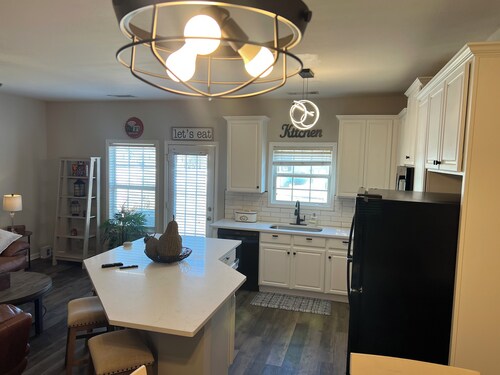 Fabulous 3-bedroom townhome with WiFi and AC in Braselton/ chateau elan area