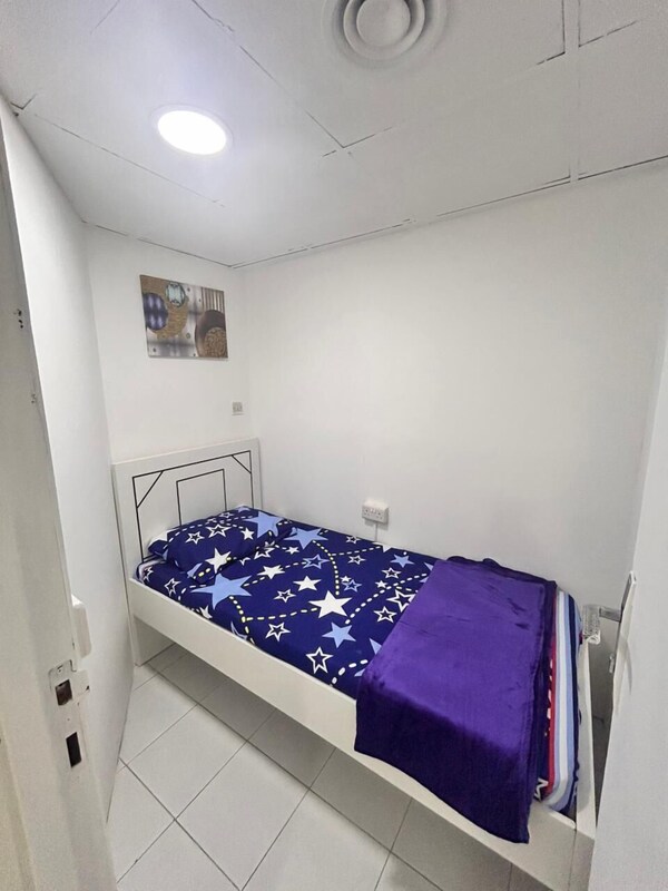 Unisex Single Partition Rooms - Dubai