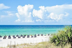 Beach - La Mer at Sandestin - Discover Your Coastal Retreat in Sandestin, Florida  (Miramar Beach)