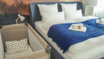 Condo Confort, 1 cama King size y sofá cama, balcón | 1 habitación, ropa de cama de alta calidad y cortinas blackout