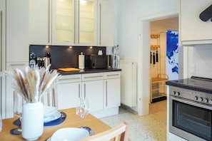Private kitchen - 7Seas Apartment mit Balkon (Kaiserslautern)
