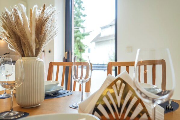 Cafetera expreso, cafetera/tetera, tetera/pava eléctrica, tostadora