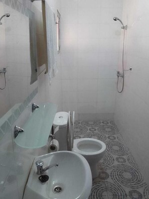 Bathroom - Hotel Labertina (Yamoussoukro)