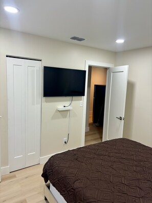 2 chambres, fer et planche à repasser, Wi-Fi gratuit, draps fournis