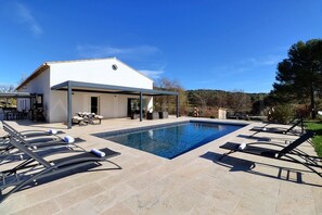 บริเวณภายนอก