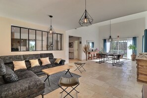 Villa, Garden View | Living area