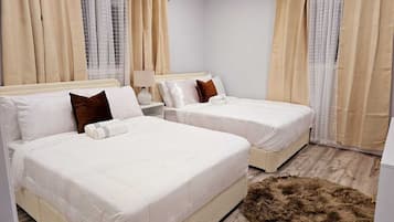 2 bedrooms, desk, WiFi, bed sheets