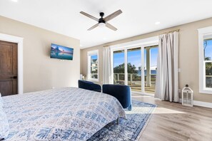 4 bedrooms, desk, iron/ironing board, travel cot